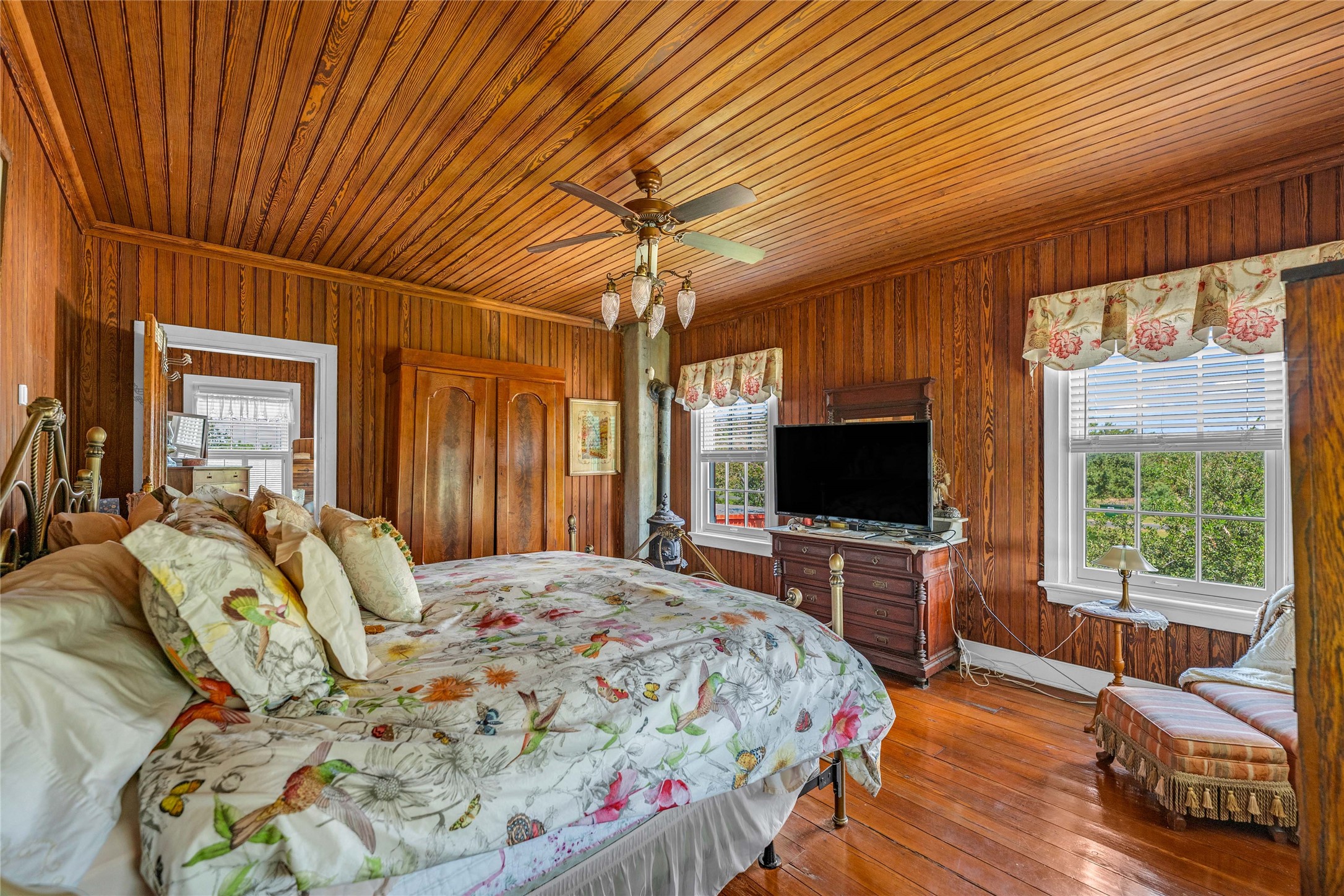 813 Nelson Avenue, Port Bolivar, TX 77650