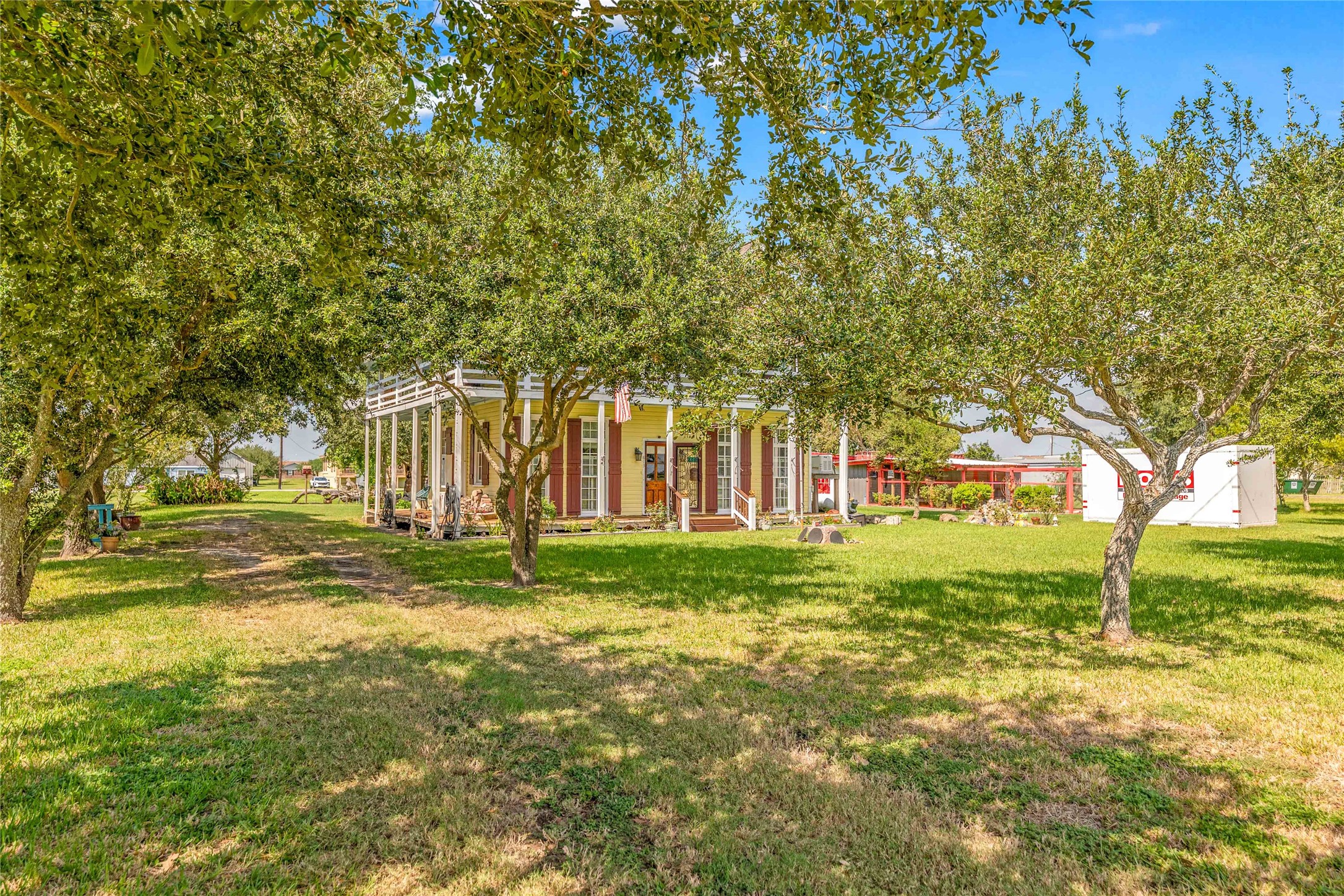 813 Nelson Avenue, Port Bolivar, TX 77650
