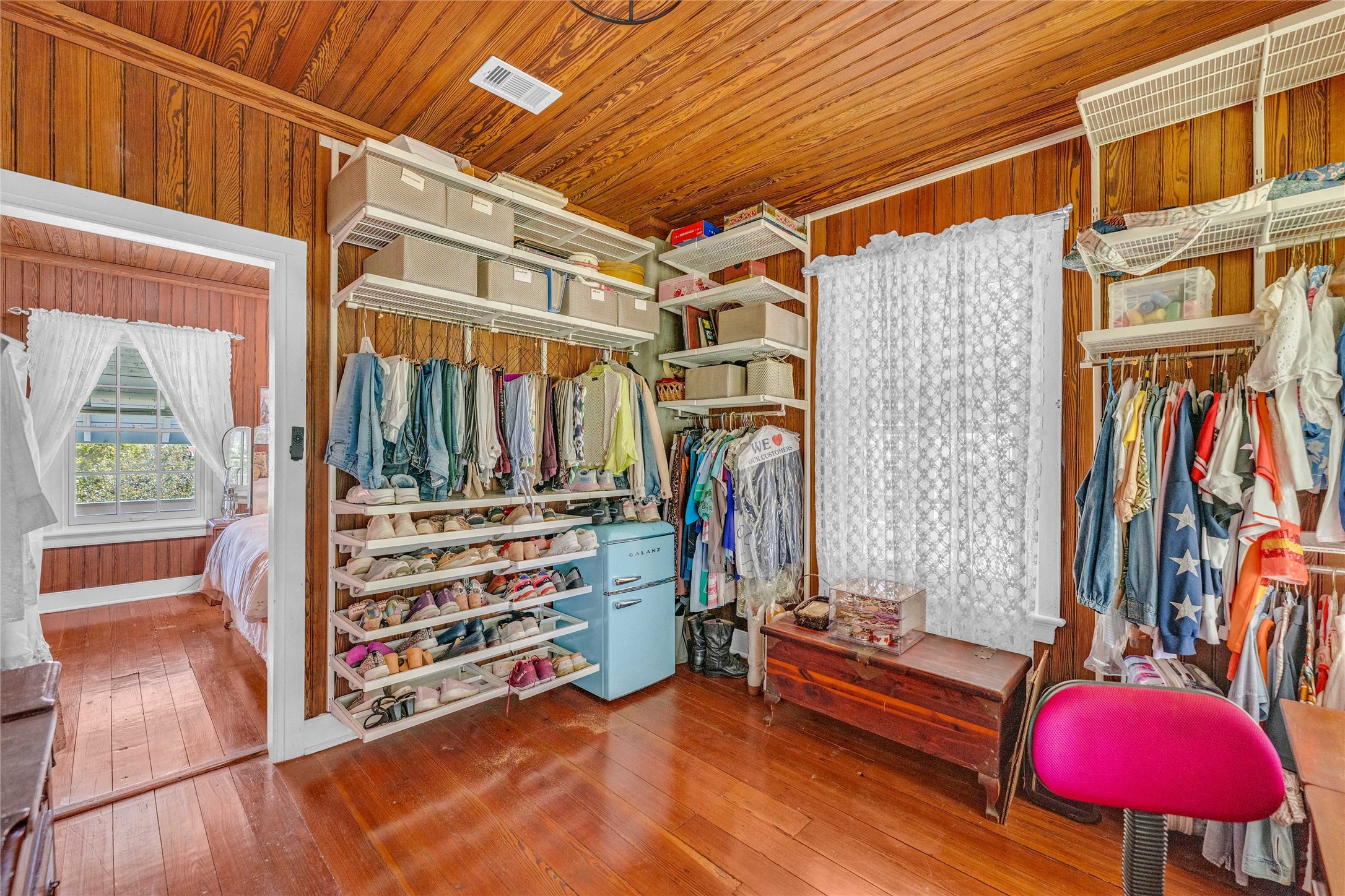 813 Nelson Avenue, Port Bolivar, TX 77650