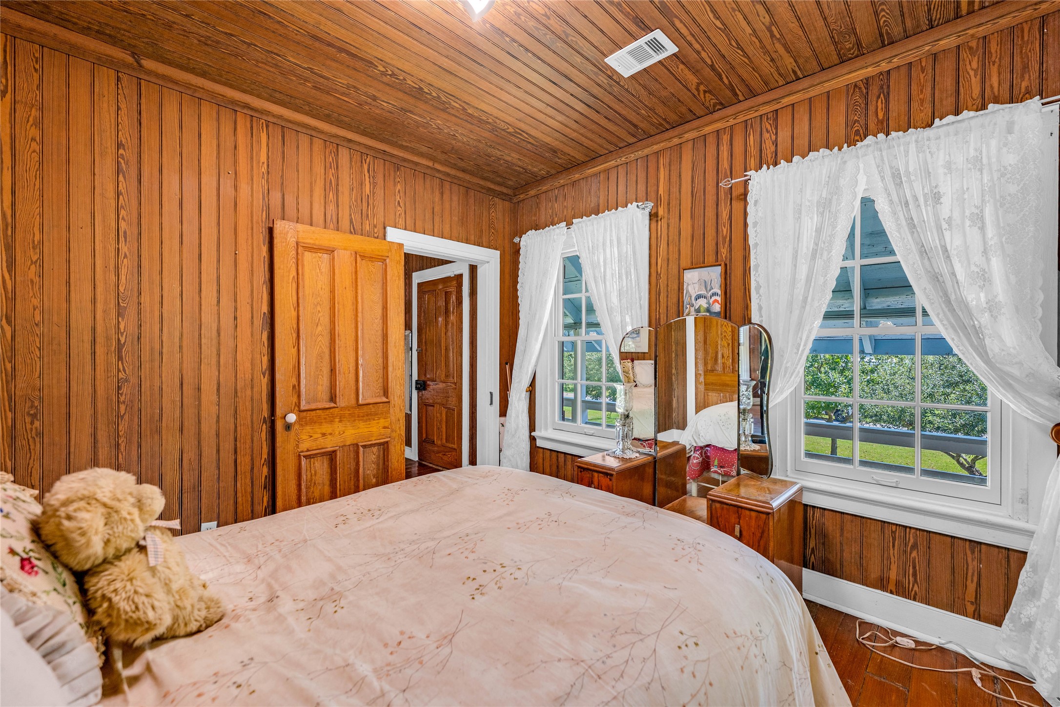 813 Nelson Avenue, Port Bolivar, TX 77650