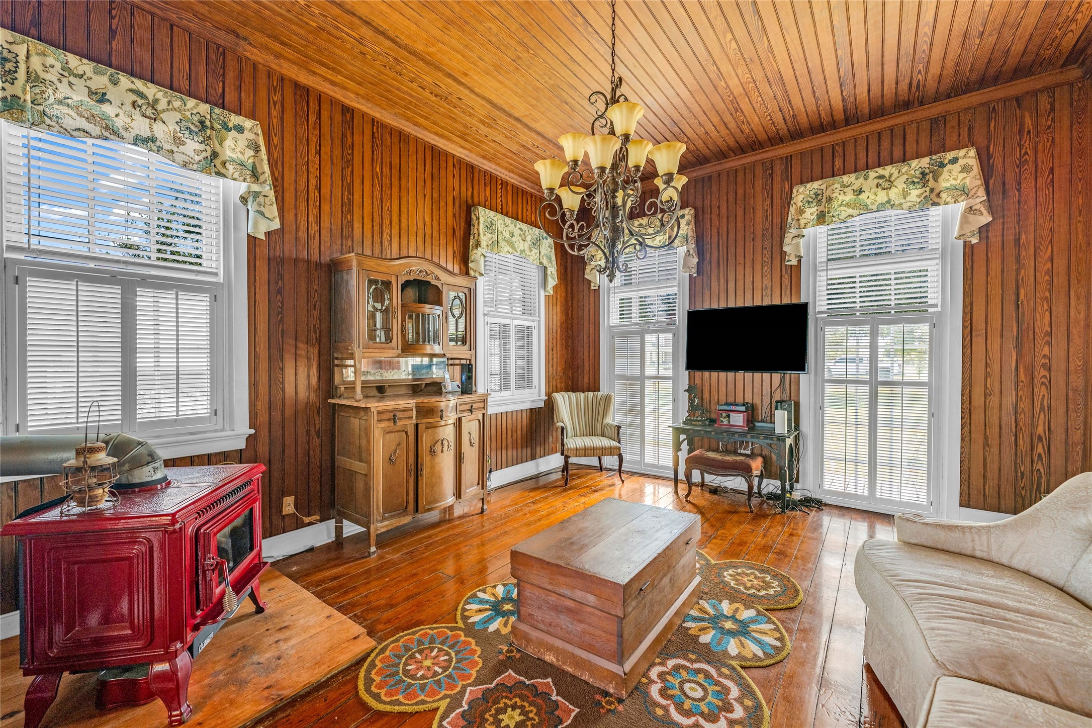 813 Nelson Avenue, Port Bolivar, TX 77650