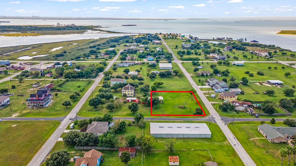 Lot 13 available  for purchase with 813 Nelson Avenue Lot