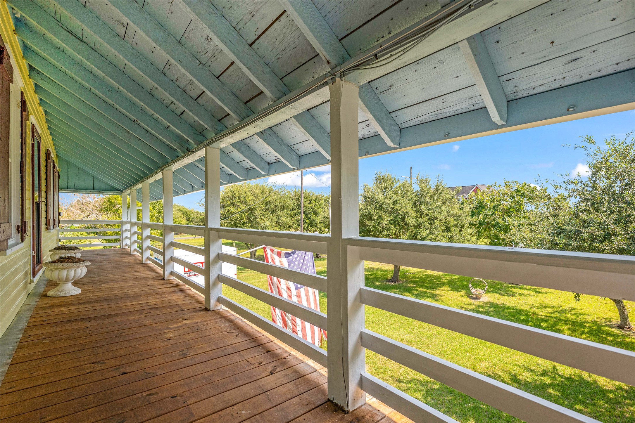 813 Nelson Avenue, Port Bolivar, TX 77650