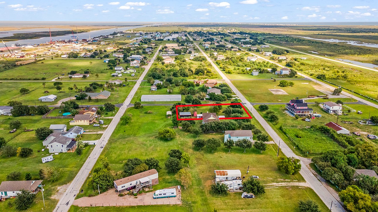 Lot 9 available for purchase with 813 Nelson Avenue Lot