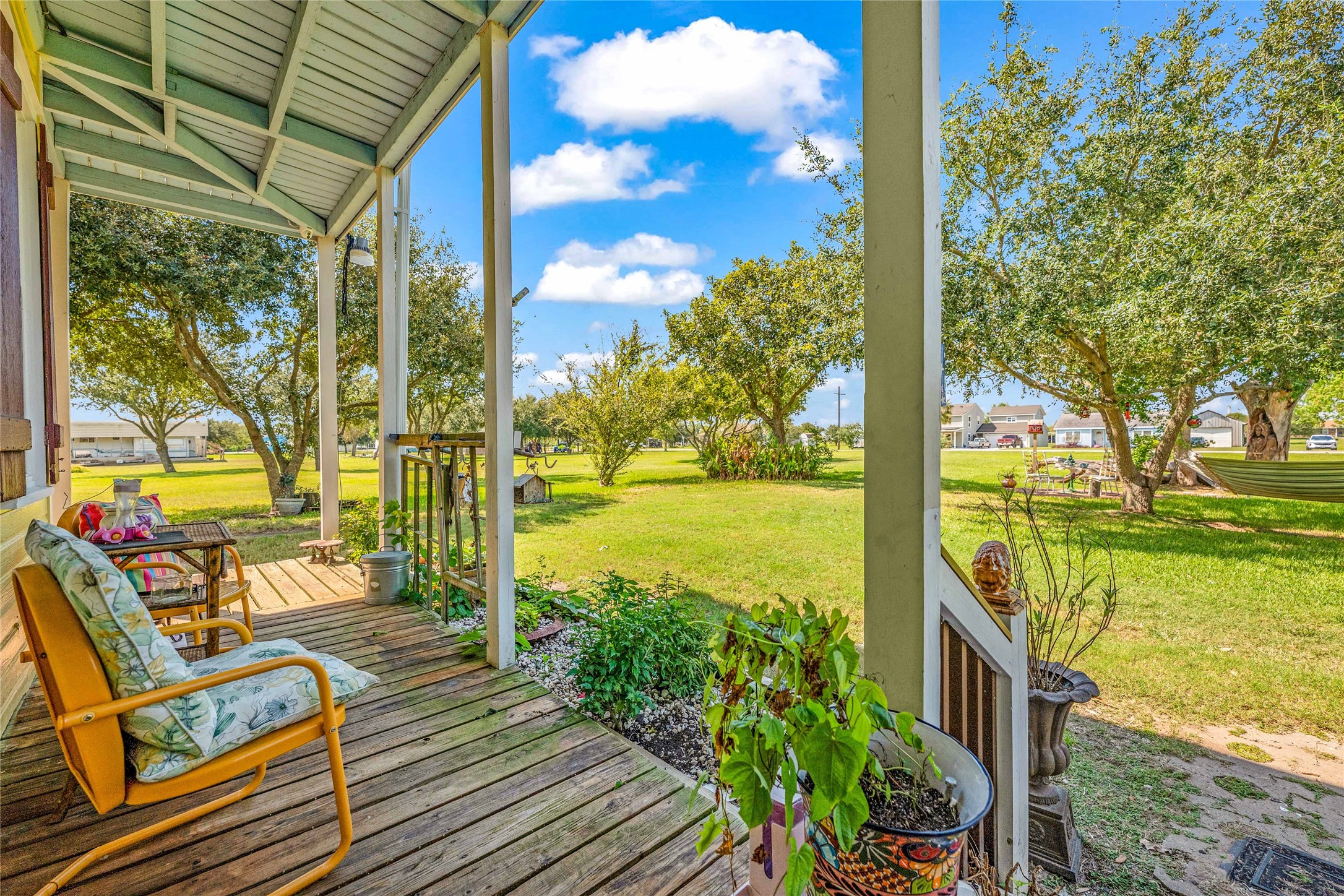 813 Nelson Avenue, Port Bolivar, TX 77650