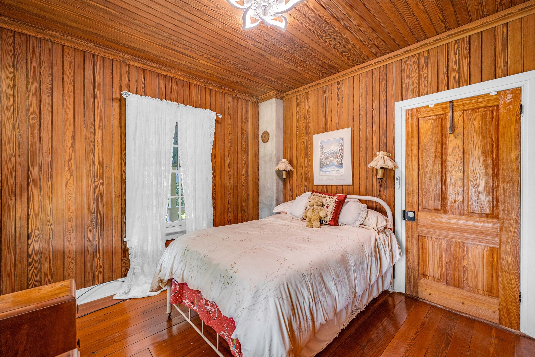 813 Nelson Avenue, Port Bolivar, TX 77650