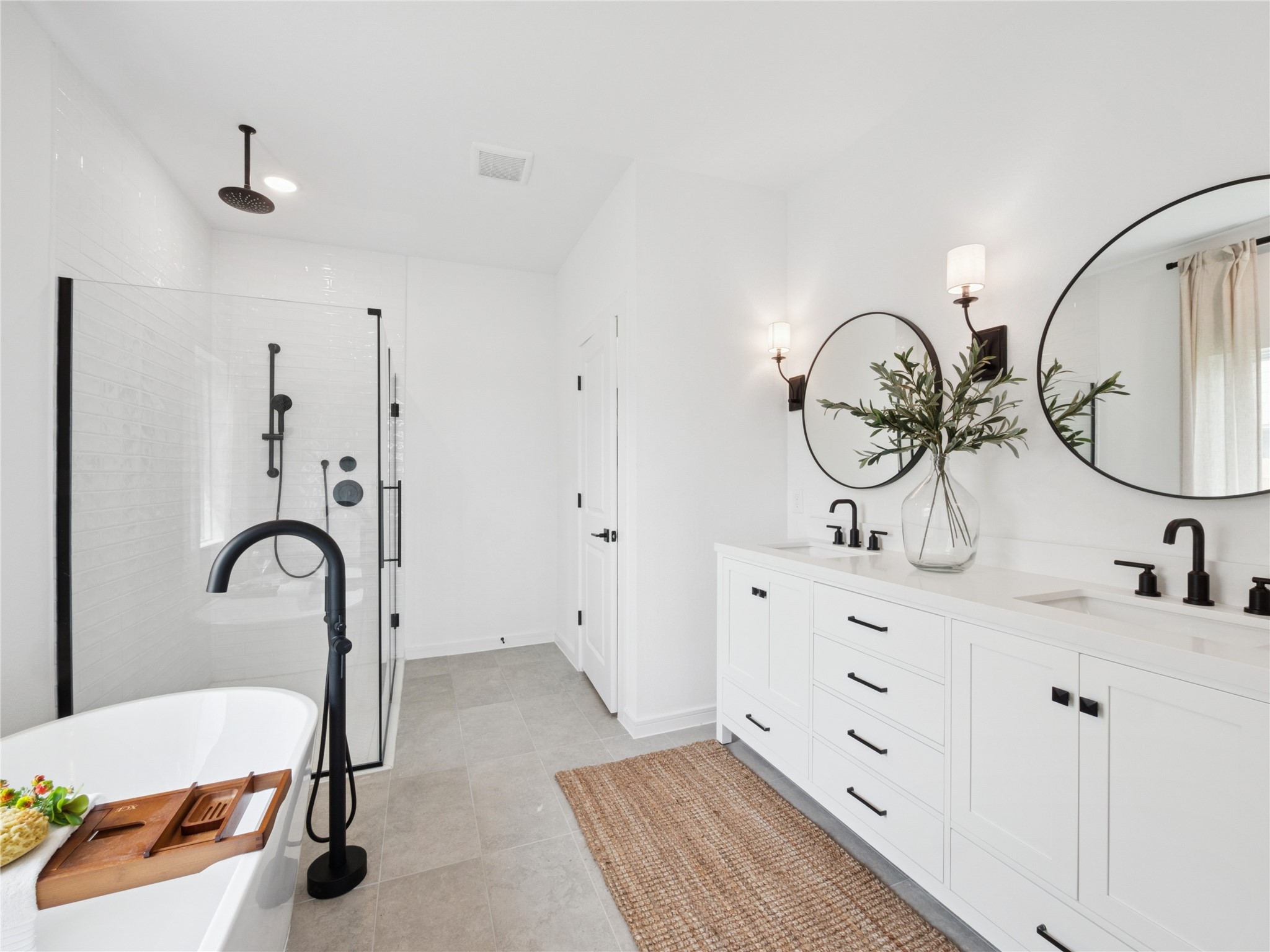 Spa-like primary bath (*Photo not of actual home and used for illustration purposes only.)
