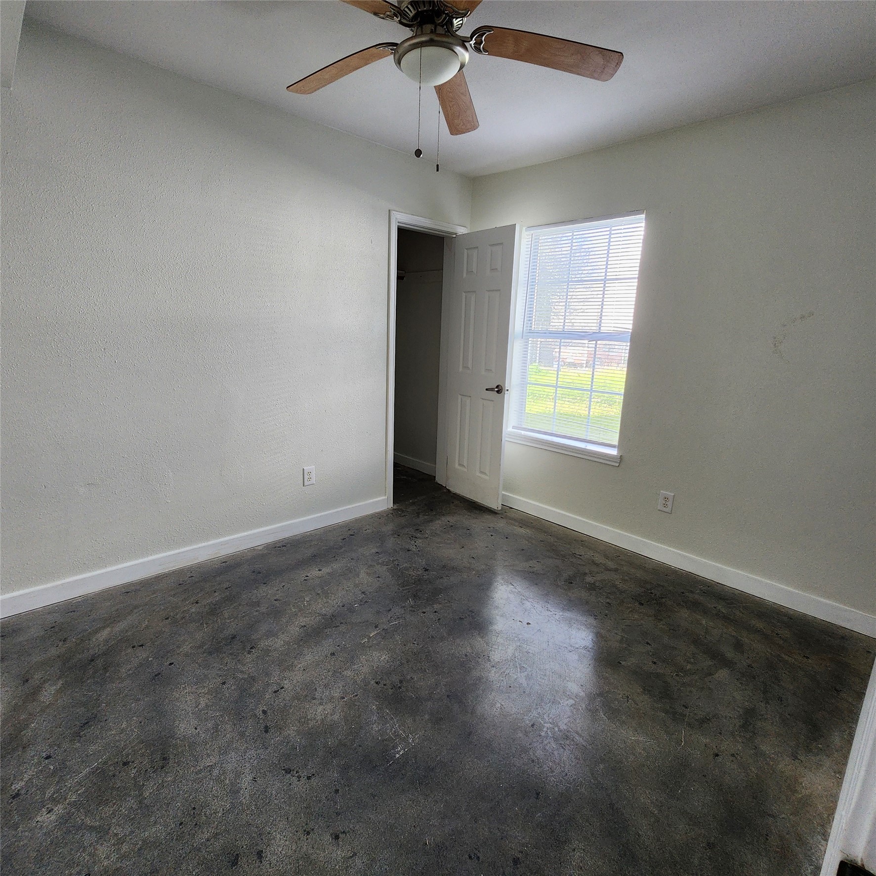 3 BEDROOMS!