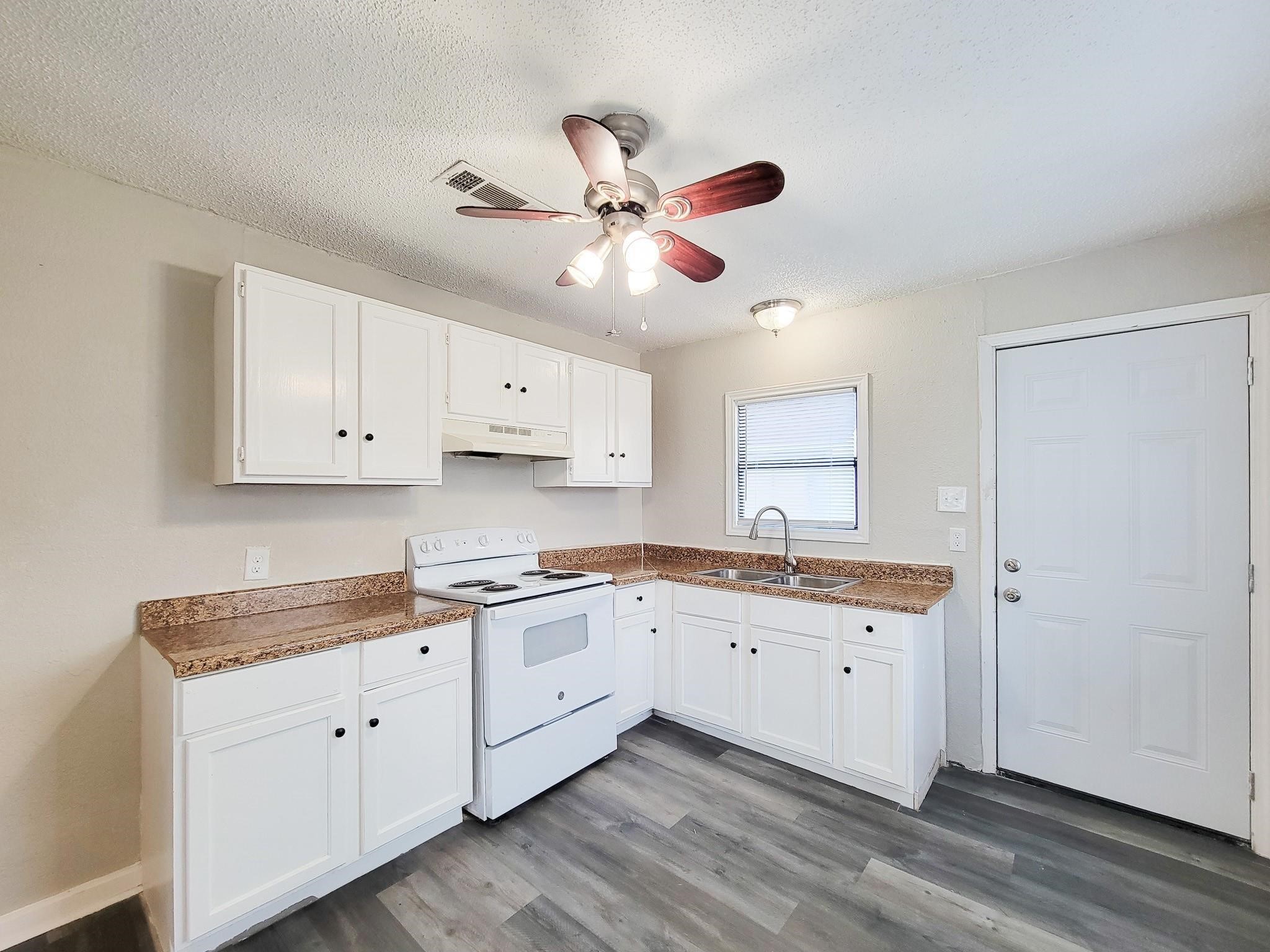 4817 Lawndale Street, La Marque, TX 77568