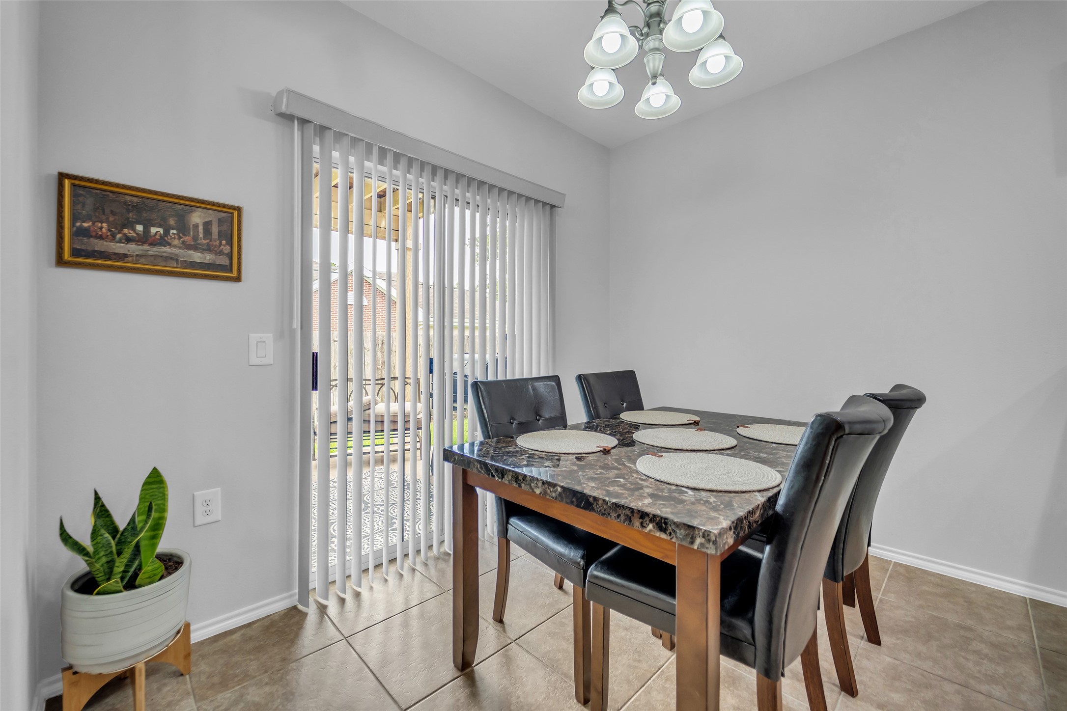 Plenty of space around the dining table area