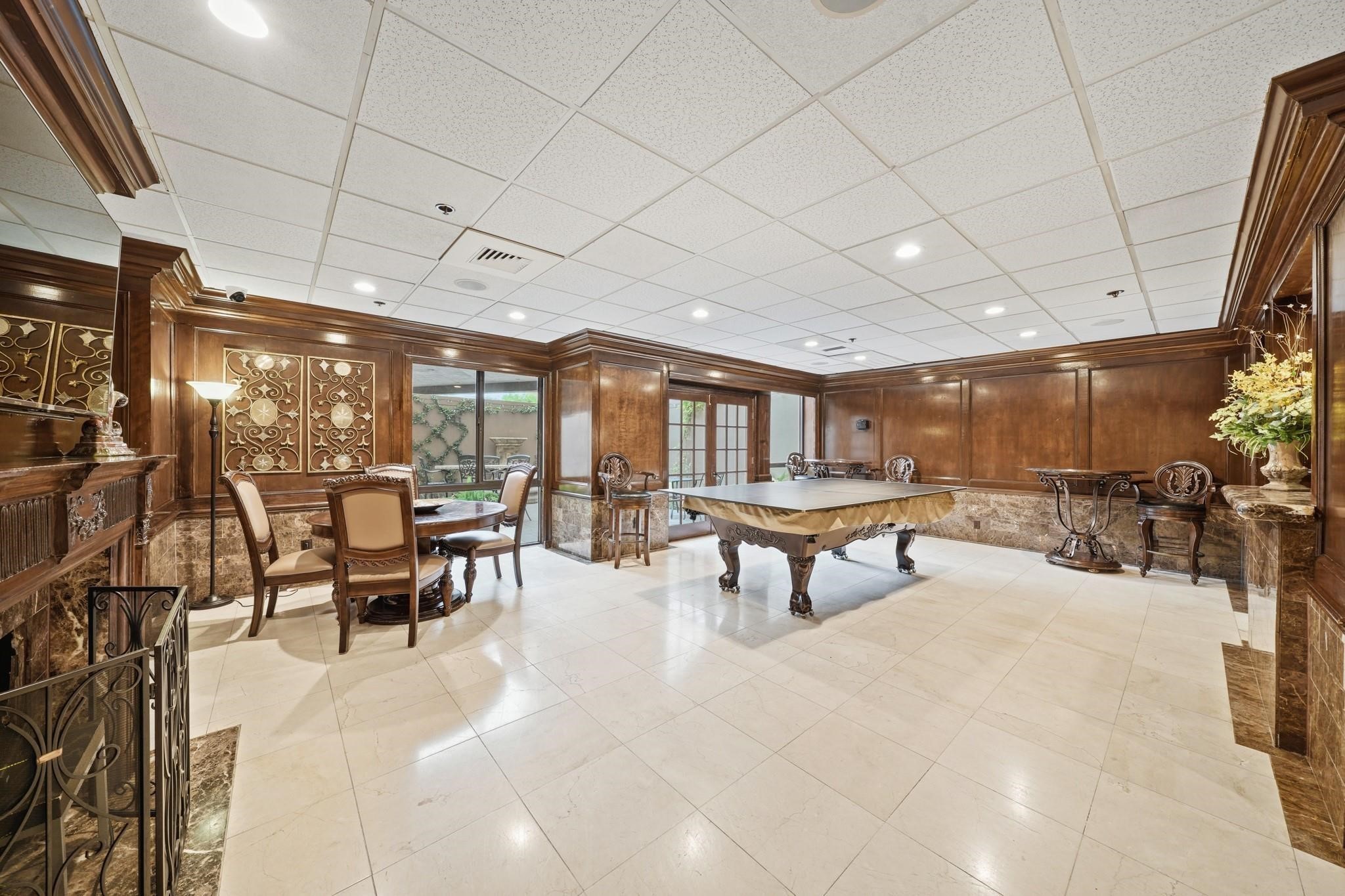 3525 Sage Rd, #304, Houston, TX 77056