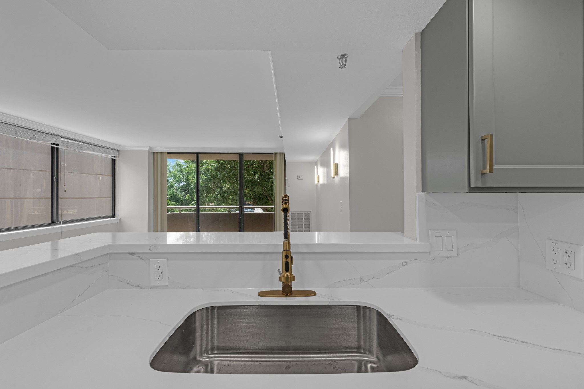 3525 Sage Rd, #304, Houston, TX 77056