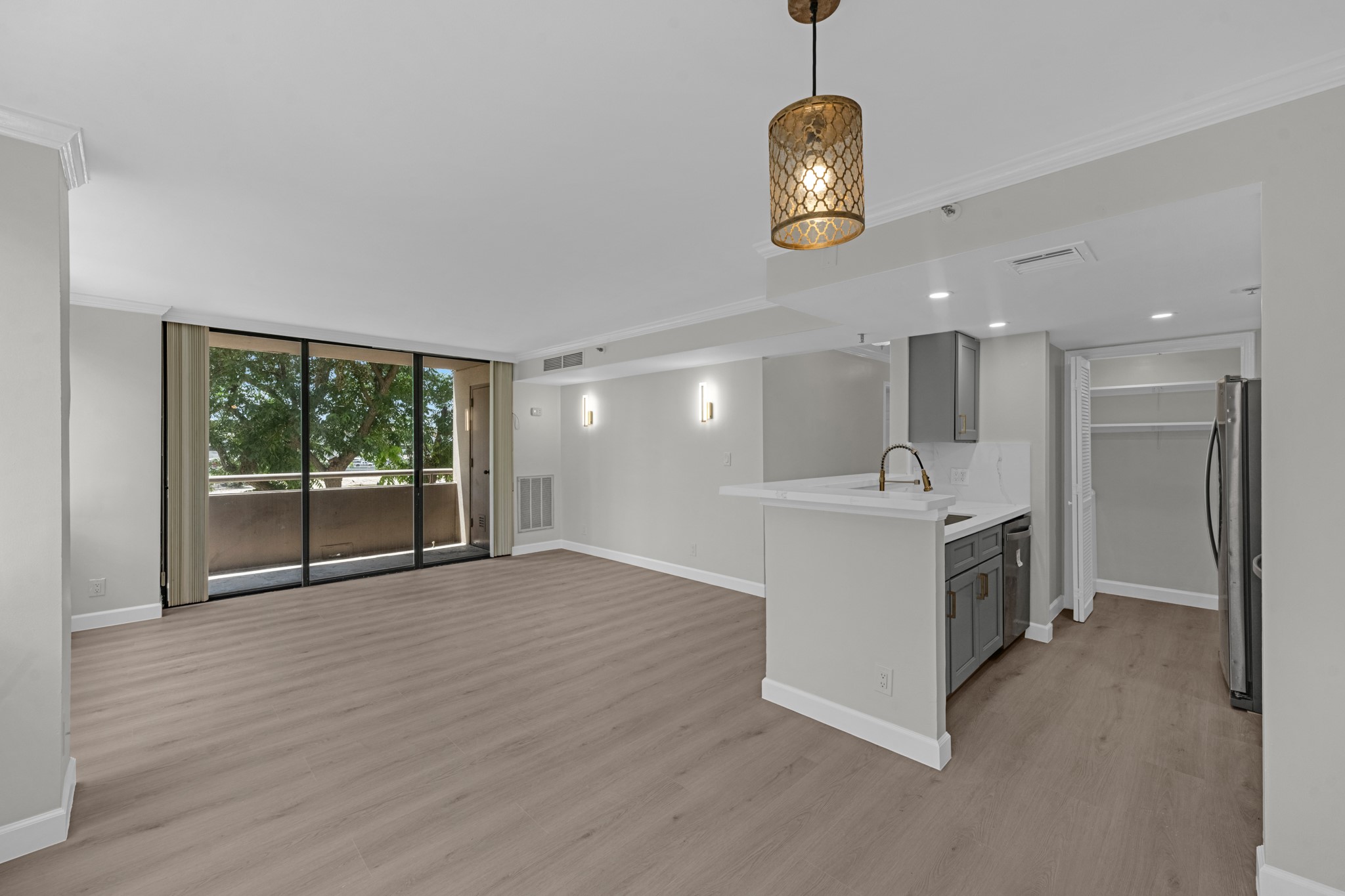 3525 Sage Rd, #304, Houston, TX 77056
