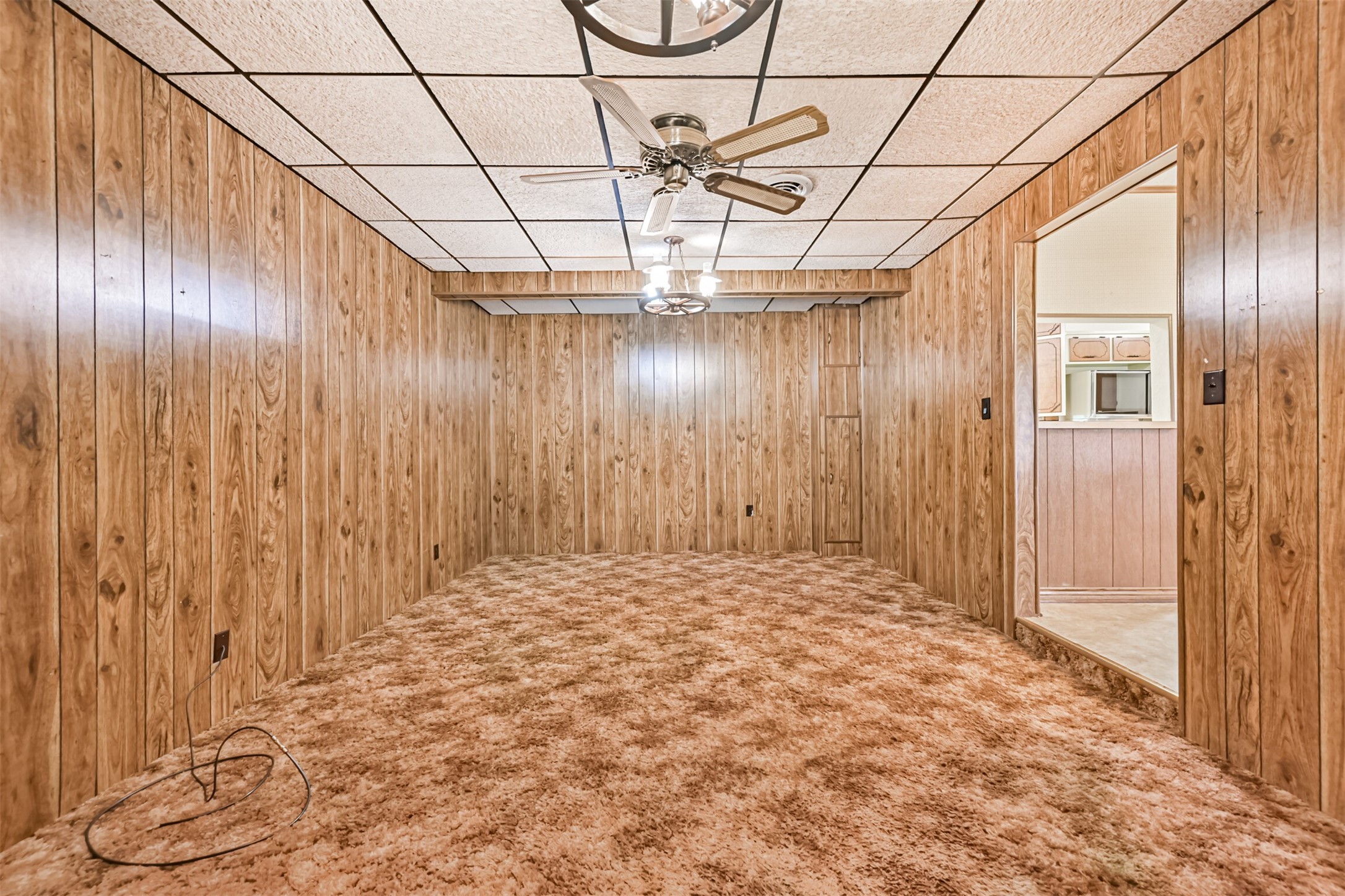 128 Forest Oaks Lane, Lake Jackson, TX 77566