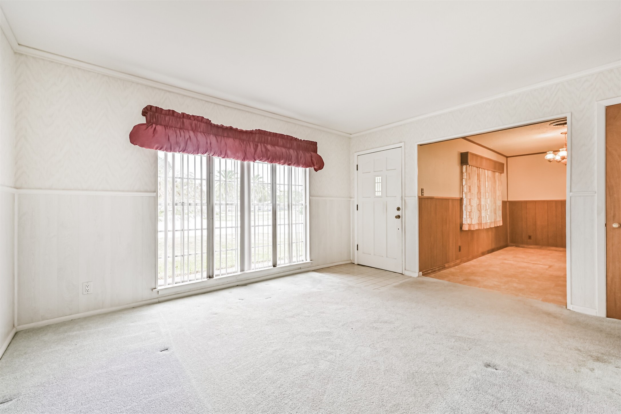 128 Forest Oaks Lane, Lake Jackson, TX 77566
