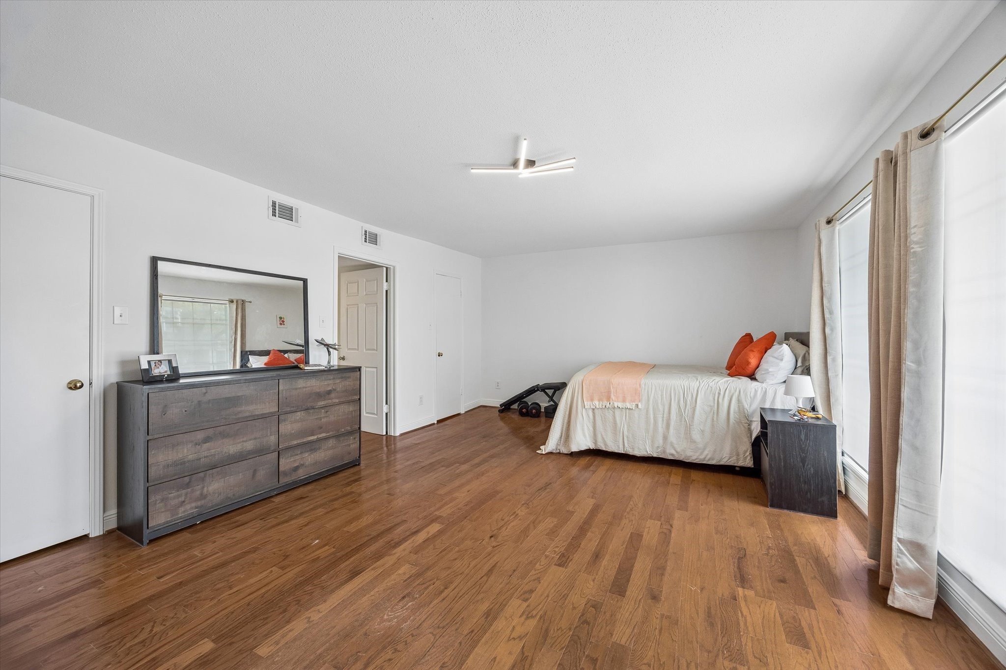 474 N Post Oak Lane, #474, Houston, TX 77024