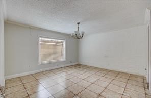 823 S Ripple Creek Drive, Houston, TX 77057