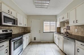 823 S Ripple Creek Drive, Houston, TX 77057