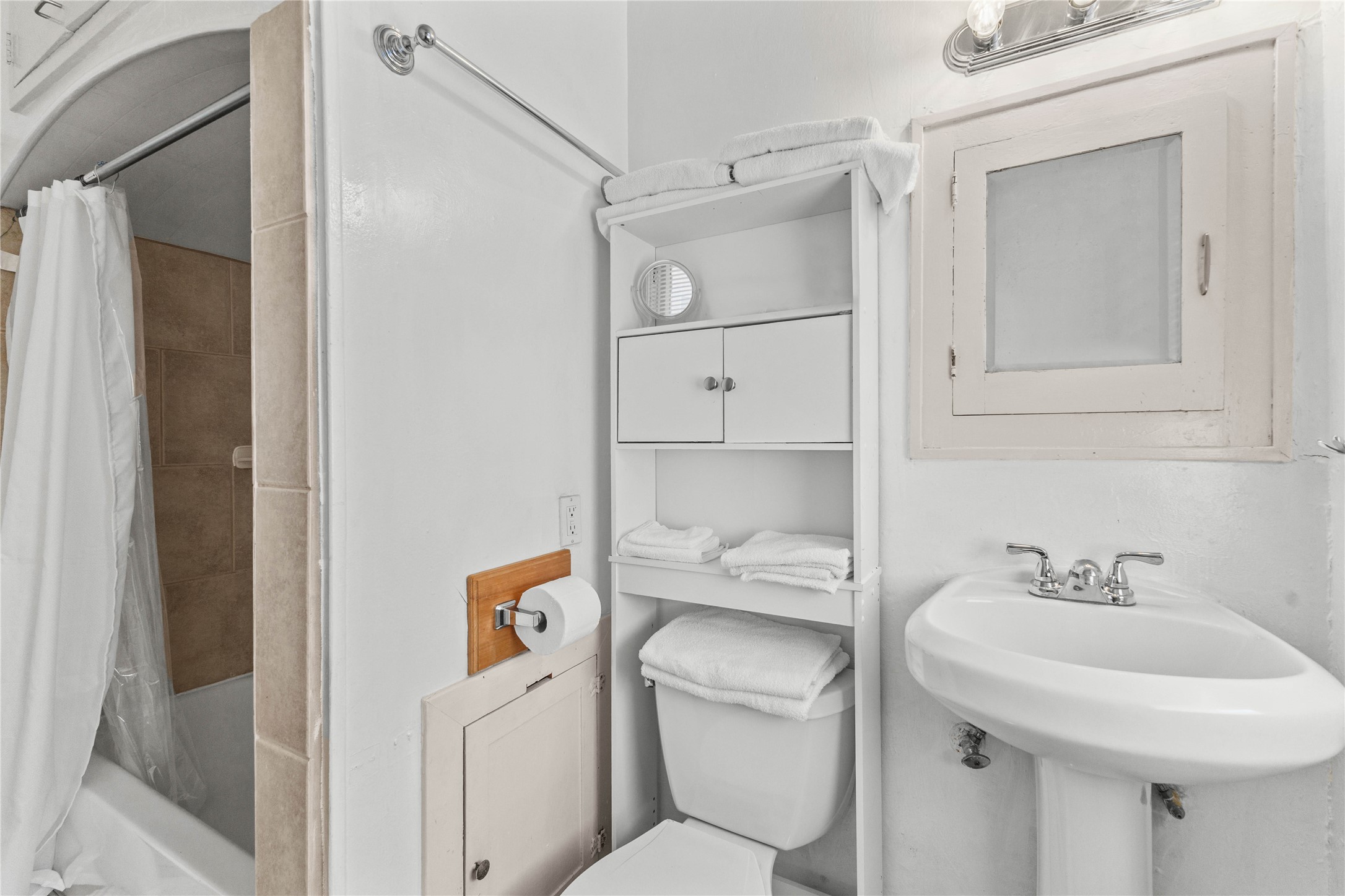 2511 Whitney, #B, Houston, TX 77006