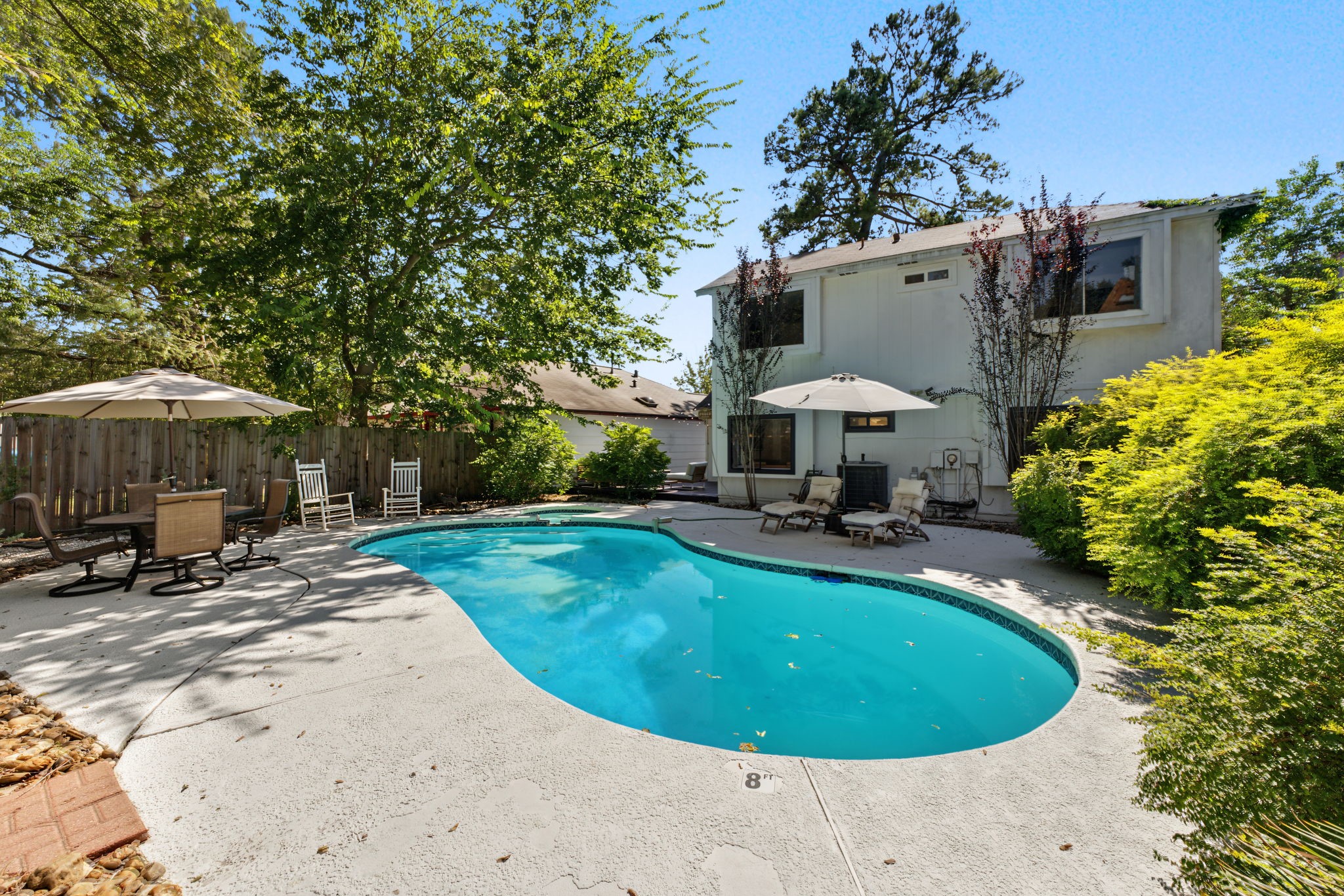 Zoned to Klein ISD, minutes to the Grand Parkway, I-45, the ExxonMobil campus and The Woodlands! LOW HOA!