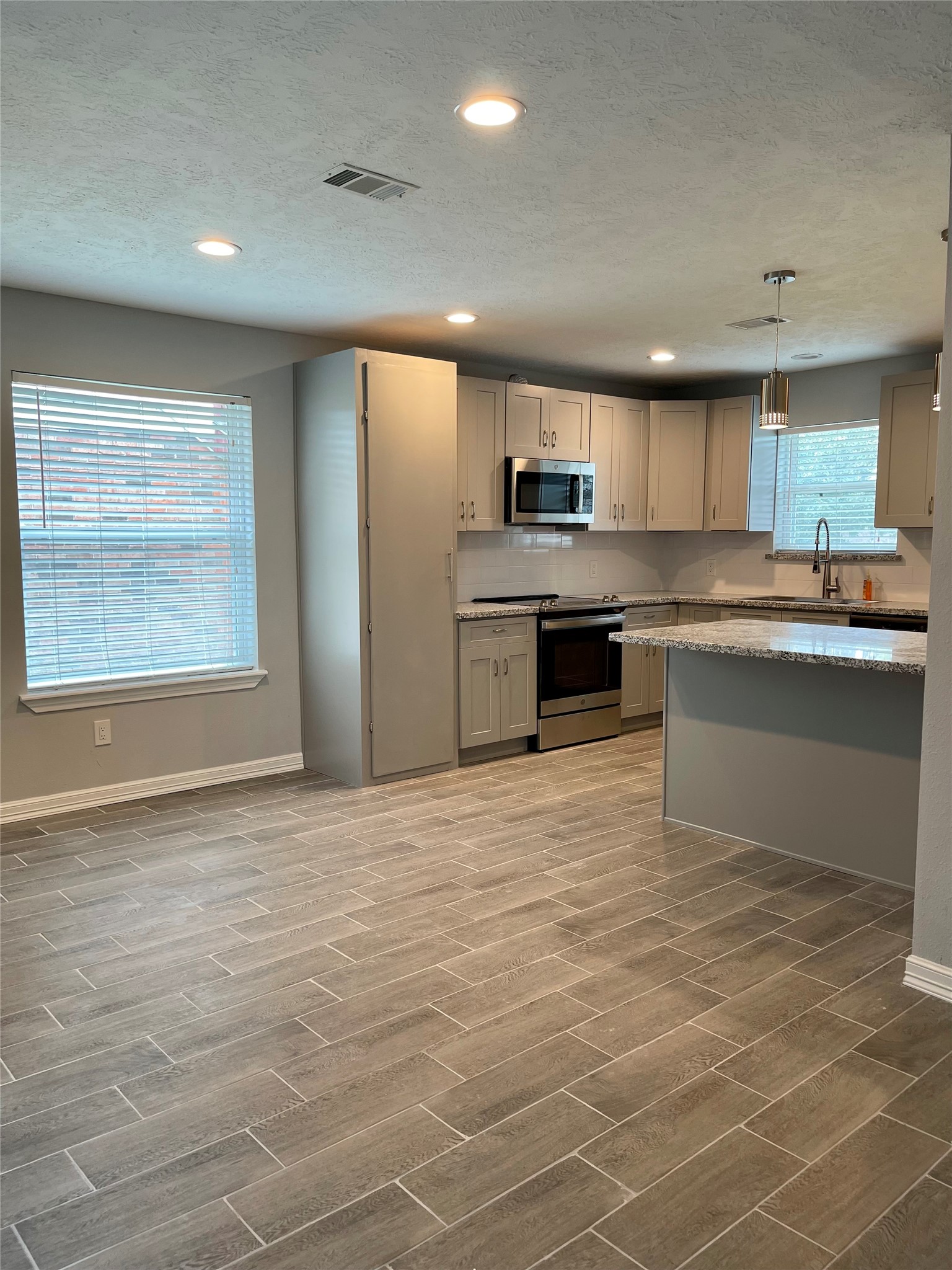 9415 Westacre Place, Houston, TX 77083