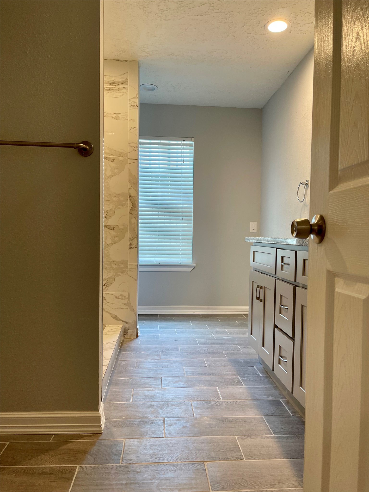 New Beautiful Masterbath