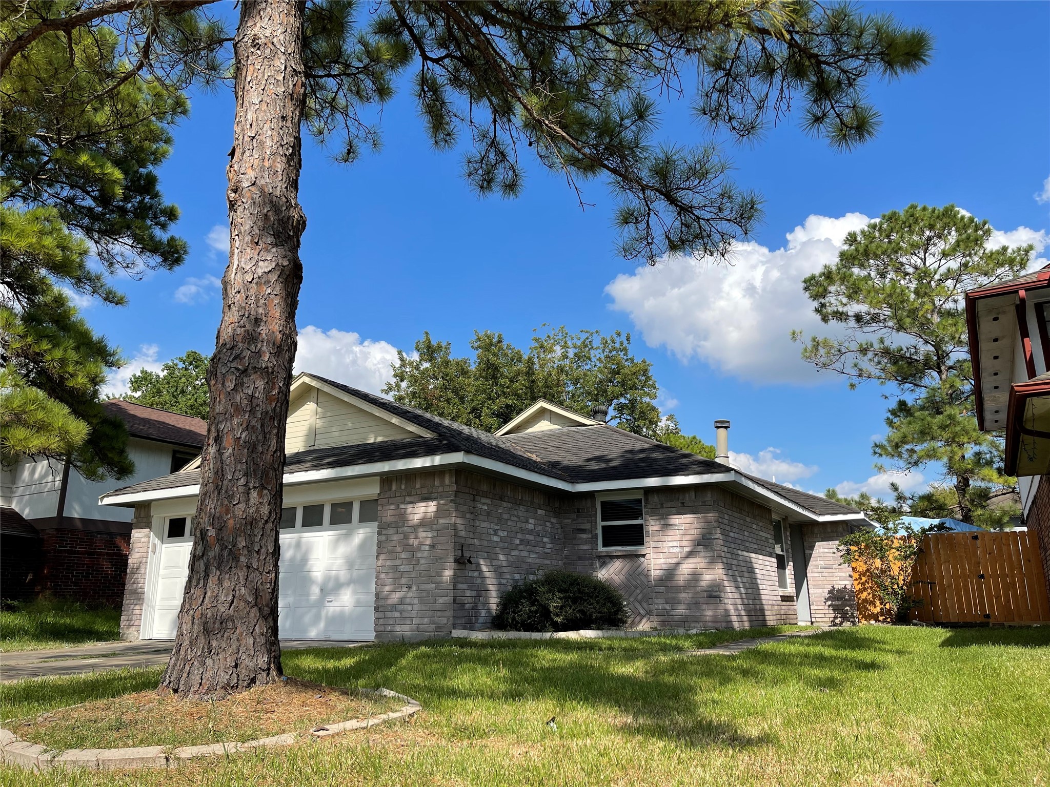 9415 Westacre Place, Houston, TX 77083