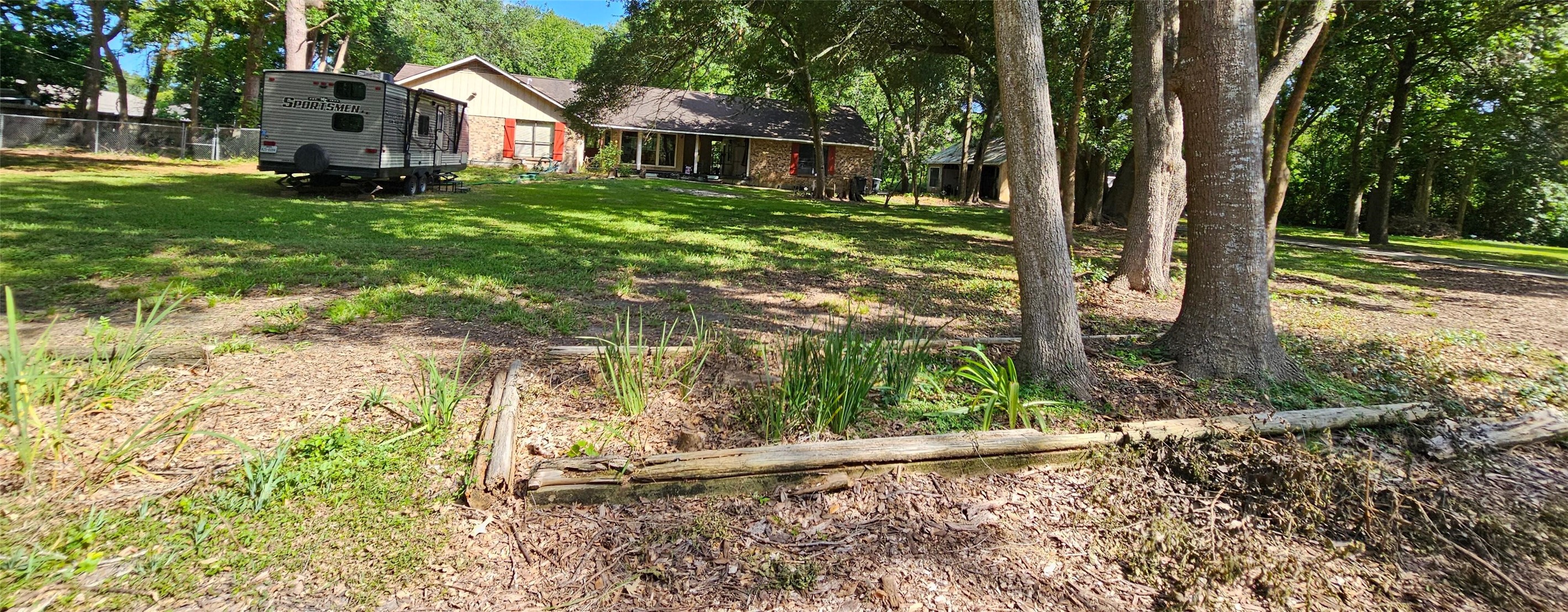900 Bauer Avenue, League City, TX 77573