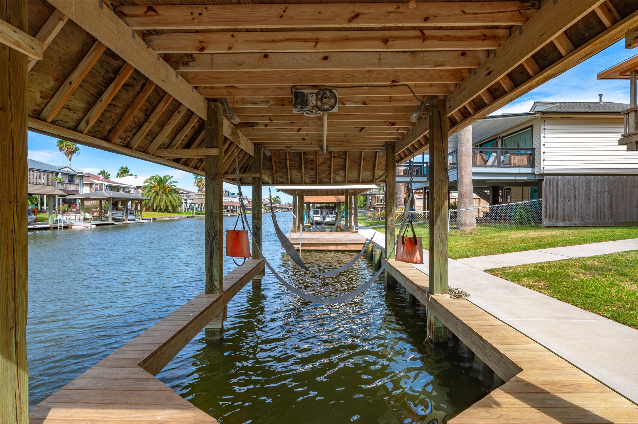 582 Warsaw Street, Bayou Vista, TX 77563