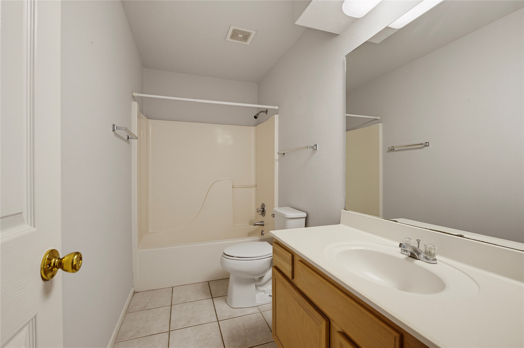 582 Warsaw Street, Bayou Vista, TX 77563