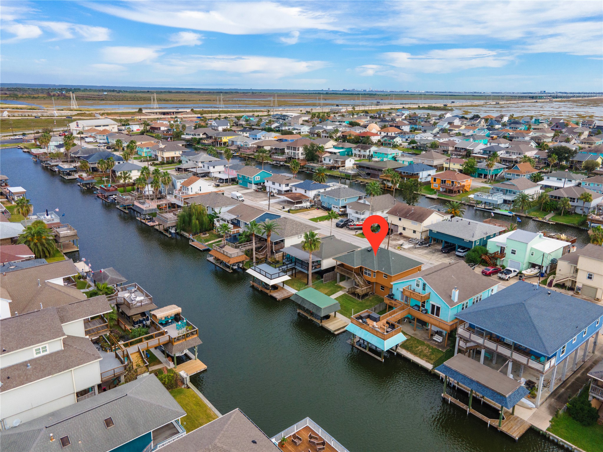 582 Warsaw Street, Bayou Vista, TX 77563