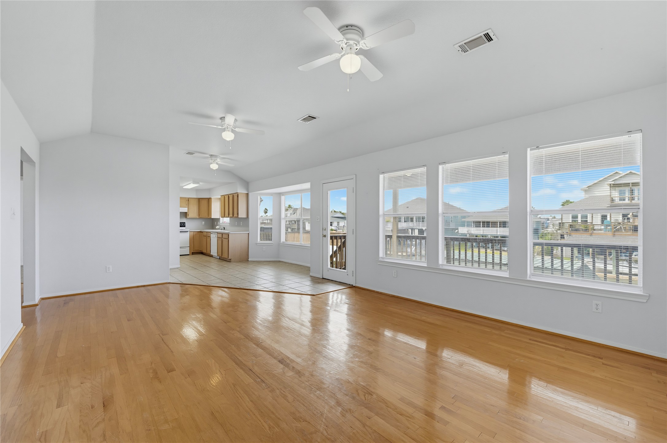 582 Warsaw Street, Bayou Vista, TX 77563