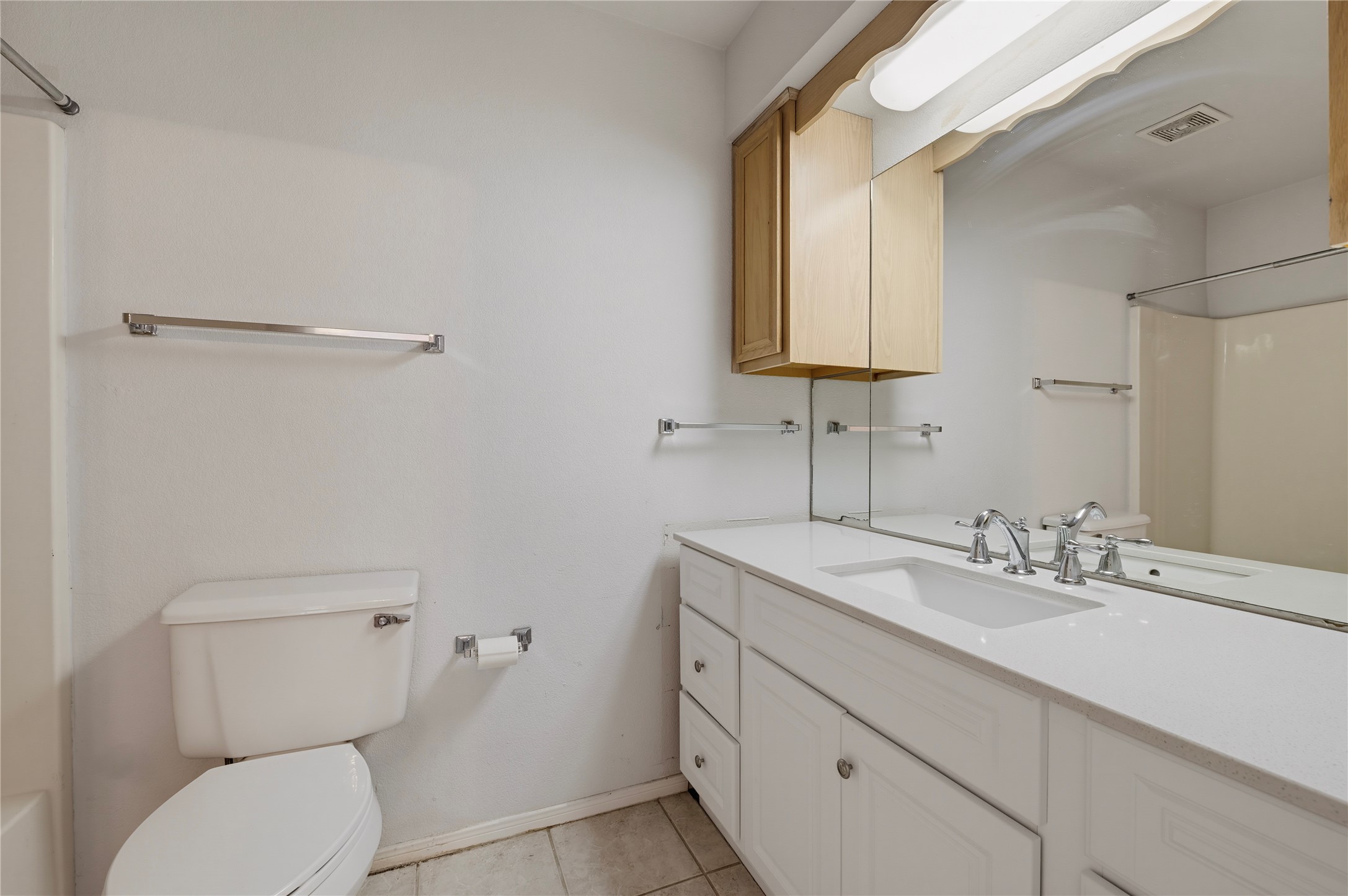 582 Warsaw Street, Bayou Vista, TX 77563