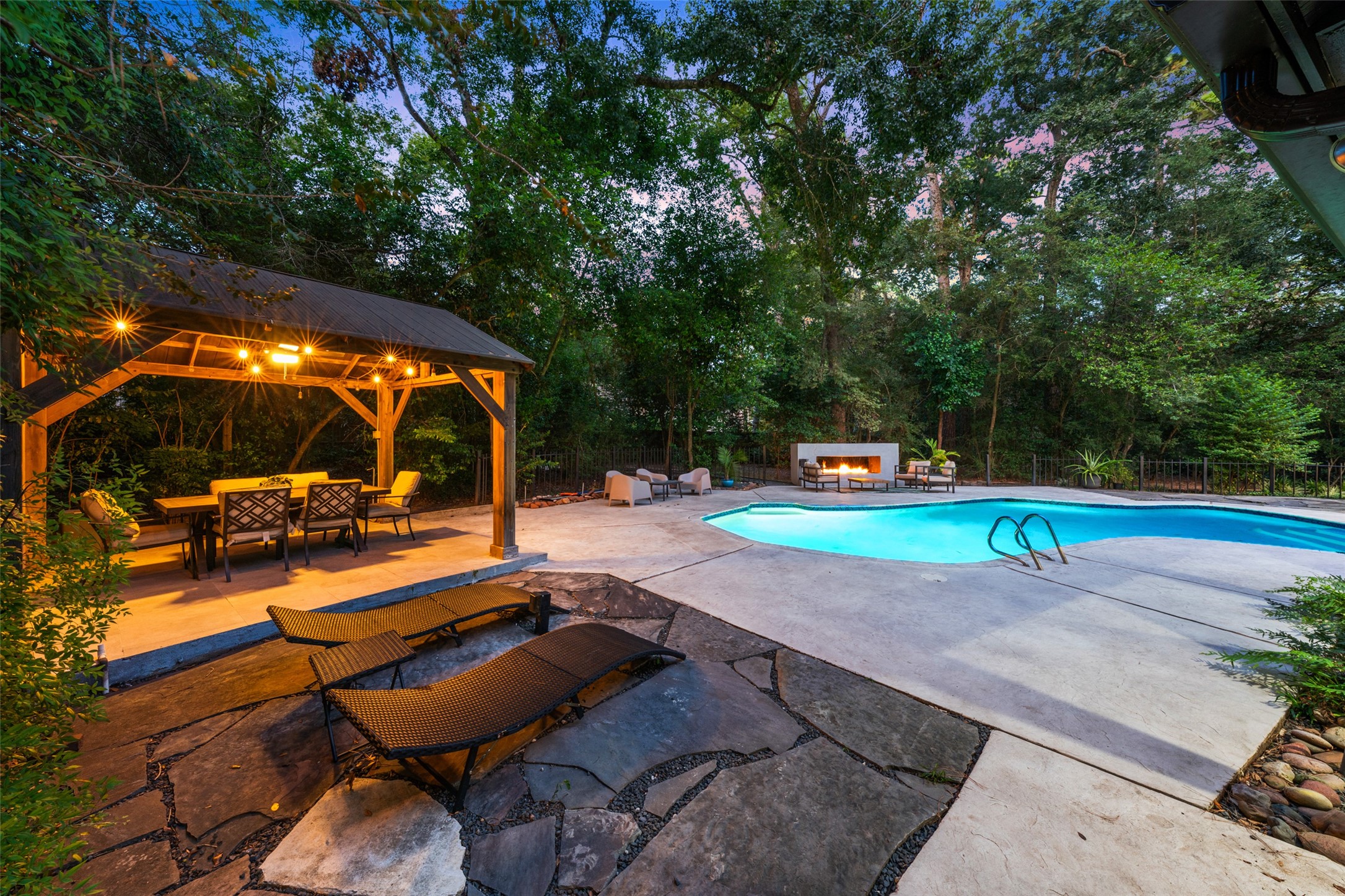 2411 Oakbank Drive, Kingwood, TX 77339