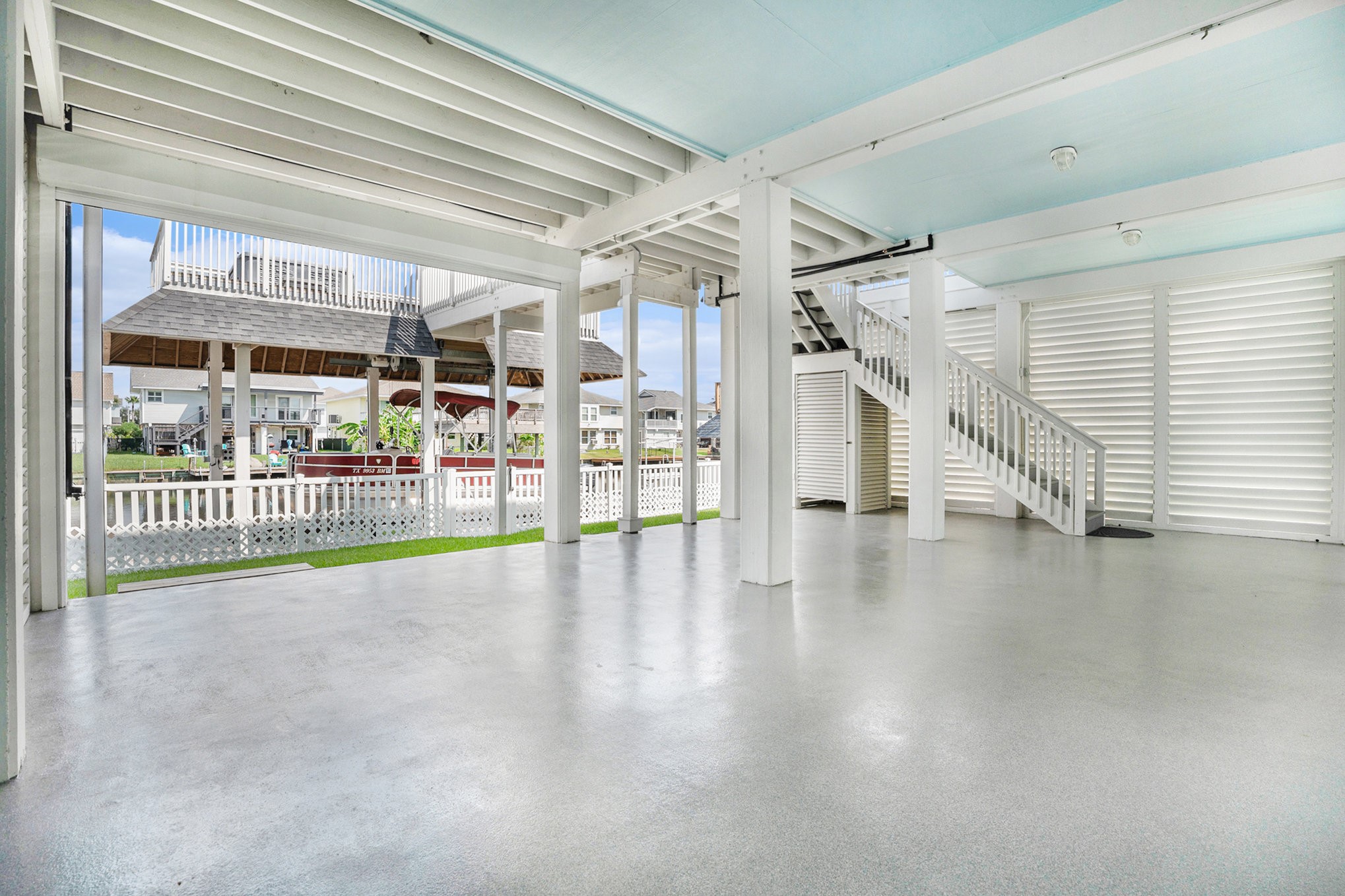 1171 Sailfish Street, Bayou Vista, TX 77563