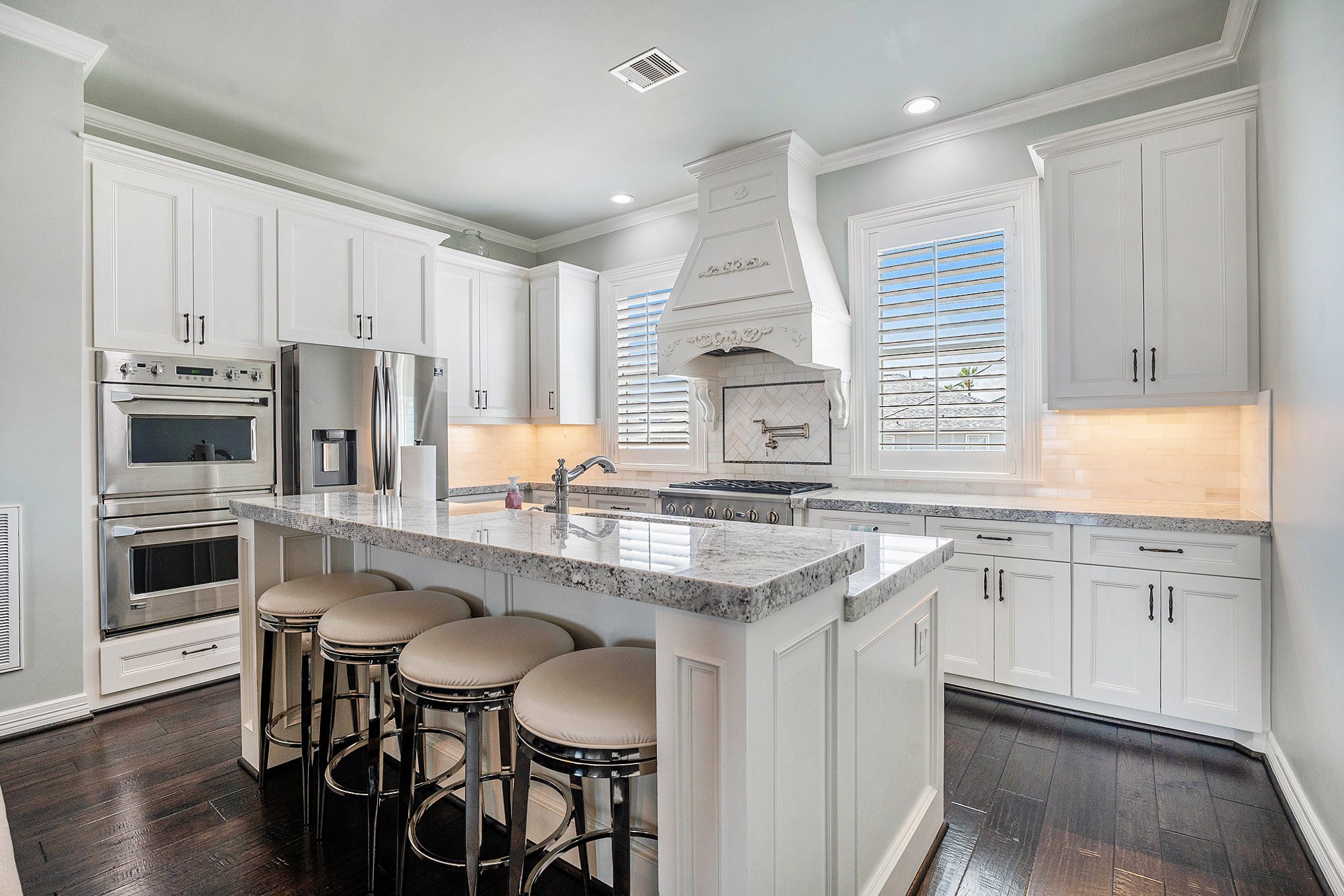Your Dream Kitchen Awaits!  Double Ovens, Microwave, Pot Filler!