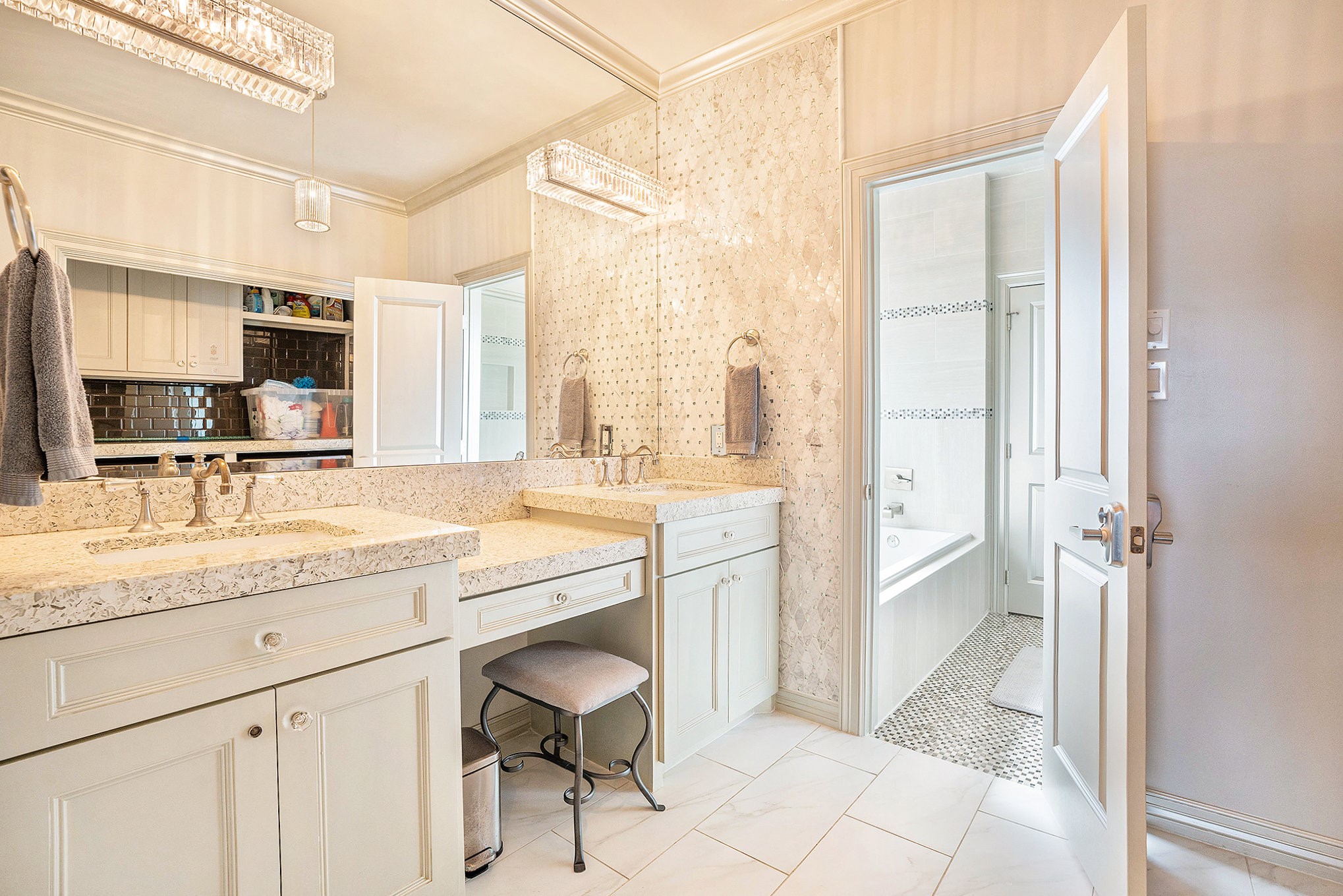 1171 Sailfish Street, Bayou Vista, TX 77563