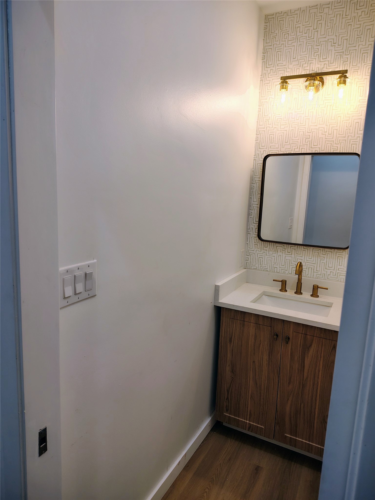 Lavatory half bath