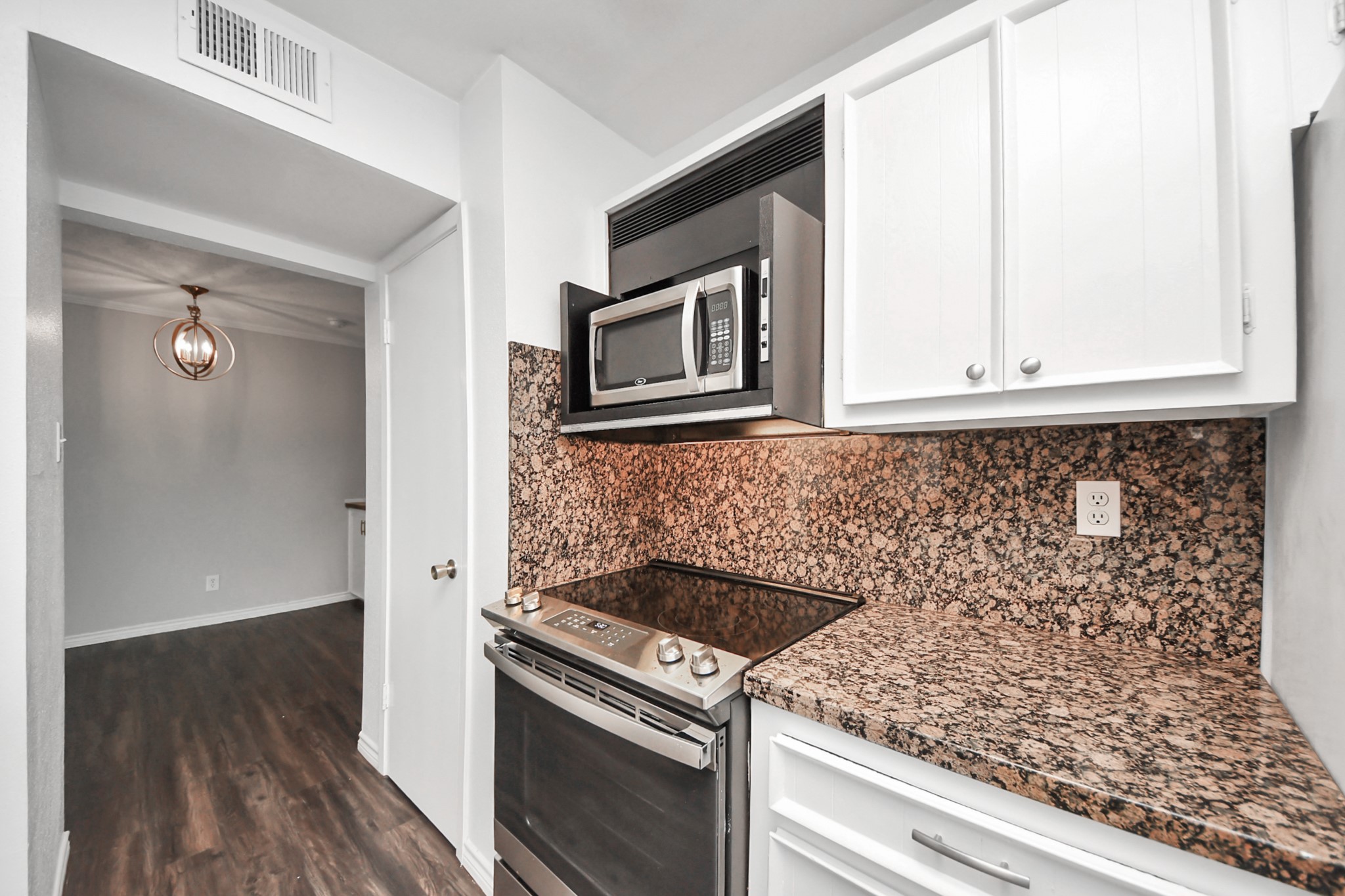 505 Westcott Street, #207, Houston, TX 77007