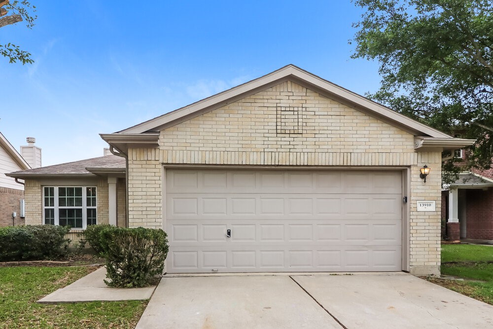 13910 Maleewan Lane, Sugar Land, TX 77498 13910 Maleewan Lane, Sugar Land, TX 77498