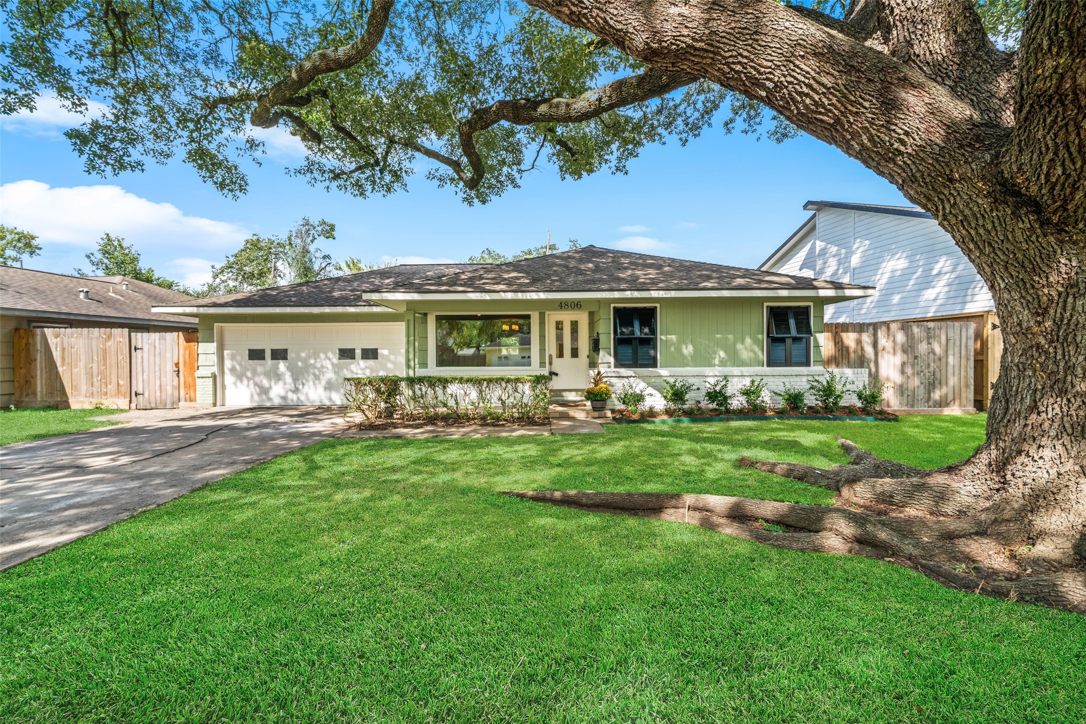 Charming single-story home with a spacious front yard, mature tree, and inviting curb appeal. Featuring a two-car garage and a well-maintained exterior, perfect for comfortable living. Charming single-story home with a spacious front yard, mature tree, and inviting curb appeal. Featuring a two-car garage and a well-maintained exterior, perfect for comfortable living.