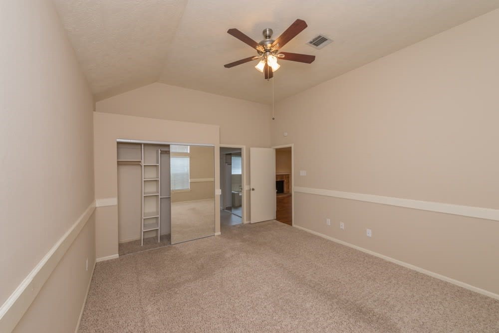 15119 Manorhill Drive, Houston, TX 77062