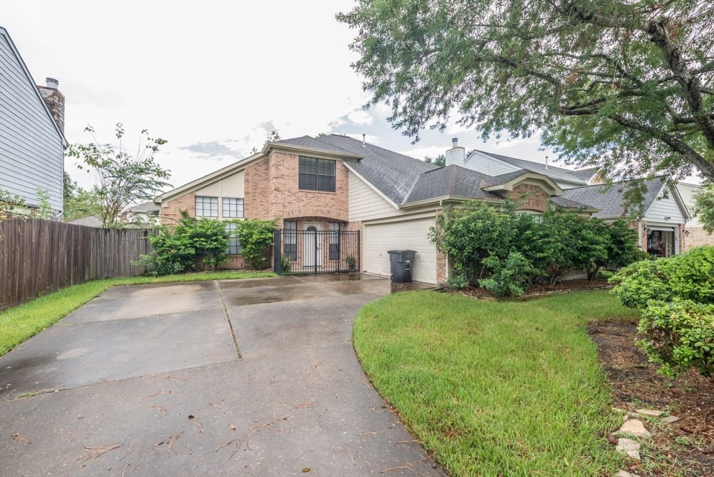 15119 Manorhill Drive, Houston, TX 77062 15119 Manorhill Drive, Houston, TX 77062