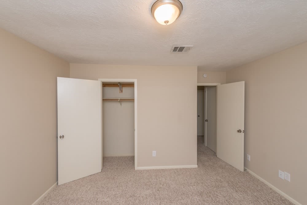 15119 Manorhill Drive, Houston, TX 77062