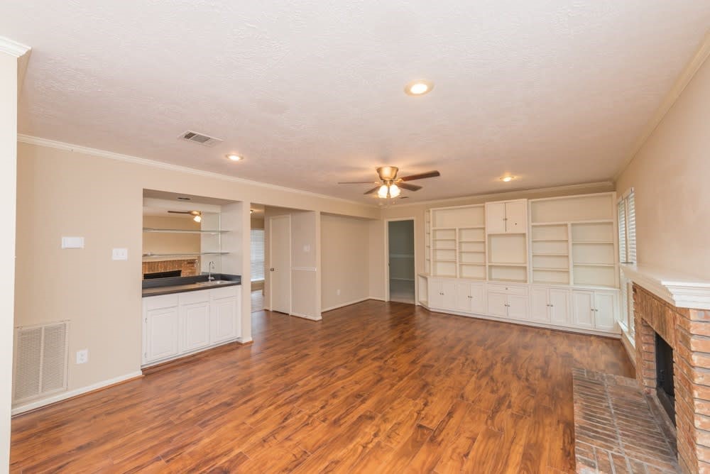 15119 Manorhill Drive, Houston, TX 77062