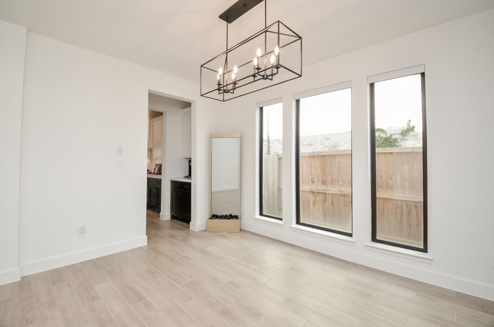 The natural lighting creates an inviting setting for gatherings!