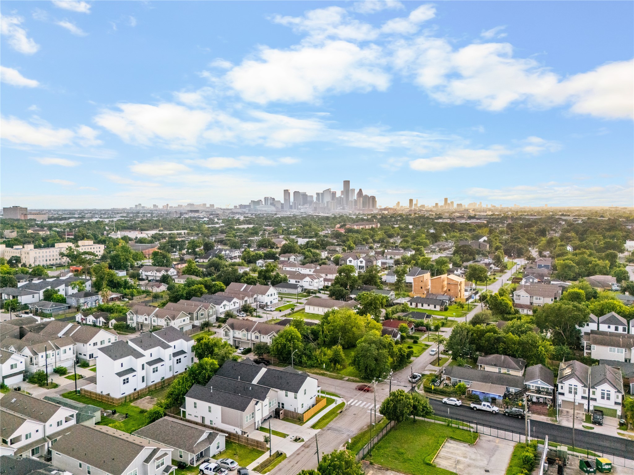 Located minutes from Downtown Houston, East Downtown, and access to major highways.