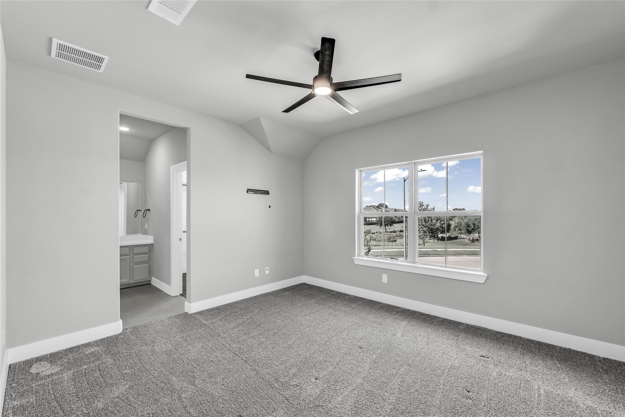 4th Bedroom - 2nd floor