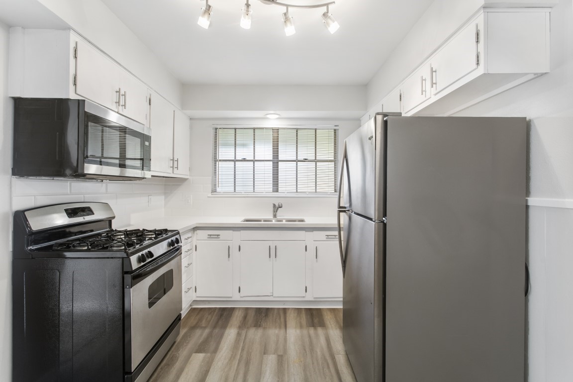 7419 Langley Road, Houston, TX 77016