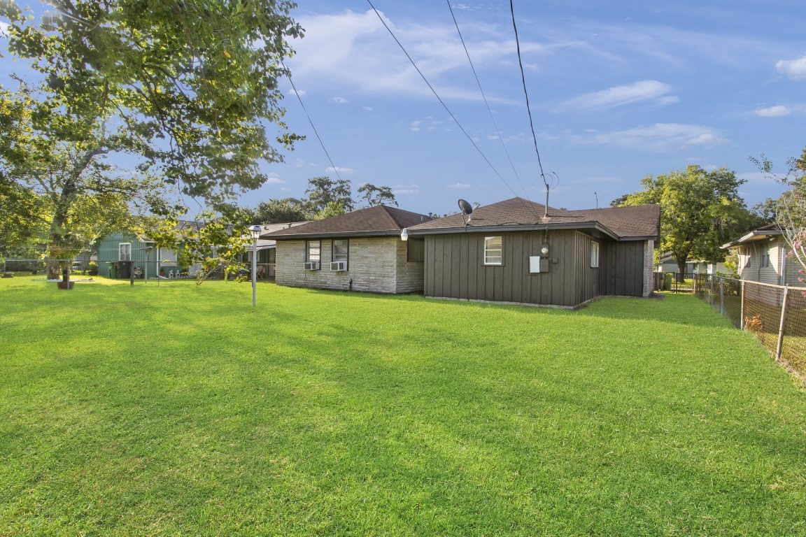 7419 Langley Road, Houston, TX 77016